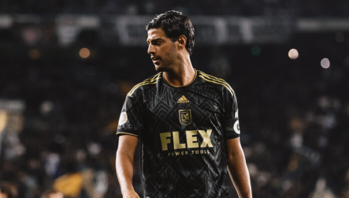 Carlos Vela anuncia su retiro del futbol profesional Carlos Vela decidió retirarse luego de no encontrar equipo en los últimos seis meses tras su paso por Los Angeles FC.