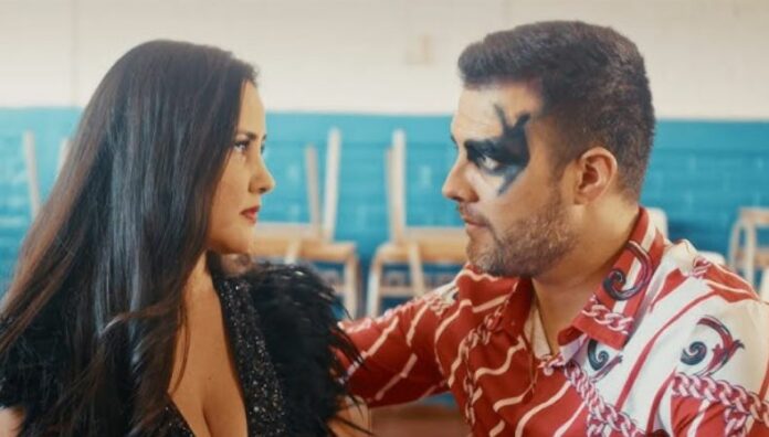 “Nunca es Tarde” arrasa en festivales de cine internacionales La comedia romántica salvadoreña “Nunca es Tarde” se consolida como una triunfadora del cine independiente tras ganar múltiples premios, posicionando a El Salvador en el mapa cinematográfico.