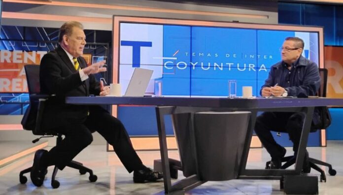 La valoración del incremento al salario mínimo fue por unanimidad El Consejo Nacional del Salario Mínimo lo aprobó por unanimidad. Ministro de Trabajo dijo que se analizó la necesidad que los trabajadores.