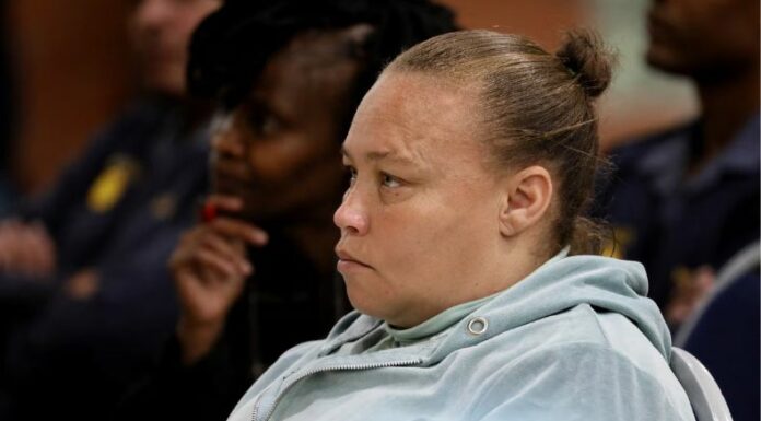 Una madre sudafricana fue condenada por un tribunal a cadena perpetua por secuestrar y vender a su hija de 6 años.