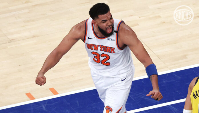 Knicks vapulean a los Pacers y siguen con vida en la serie Los Knicks de New York derrotaron por paliza a los Indiana Pacers para recortar distancias en la Finales de Conferencia.
