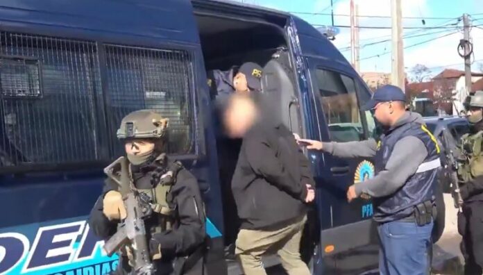 Argentina: capturan a supuestos miembros del Tren de Aragua Autoridades argentinas detuvieron a 12 presuntos integrantes del Tren de Aragua, según informó el Ministerio de Seguridad.