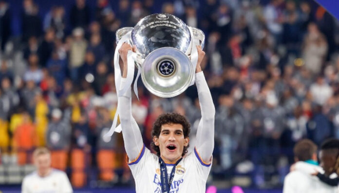 El defensa español fue multicampeón en el Real Madrid pese al poco protagonismo en las últimas temporadas.