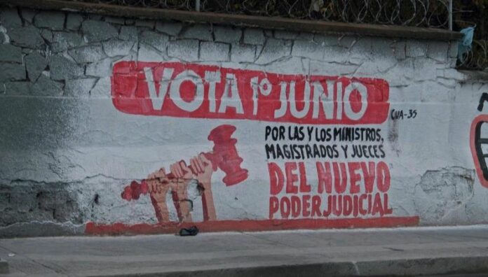 México elegirá a todos sus jueces bajo riesgo de politizar la justicia En México se elegirán 2,600 jueces federales y magistrados en 19 estados; los 4,000 jueces locales restantes serán votados en 2027.