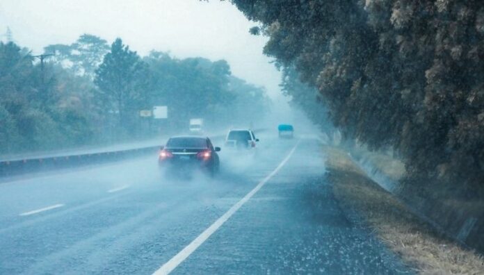 Lluvias y tormentas eléctricas afectarán El Salvador esta tarde y noche El mes de junio inició con intensas lluvias que ya han provocado múltiples estragos en el Área Metropolitana de San Salvador.