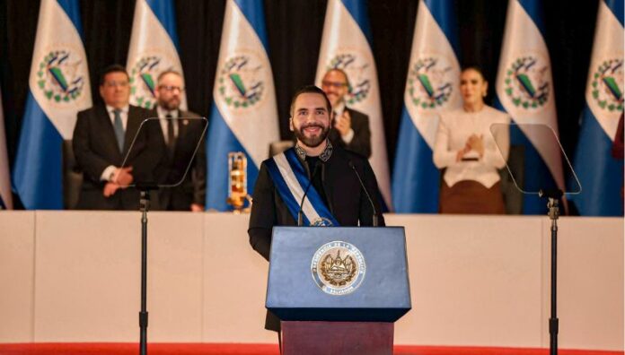 Presidente Nayib Bukele rindió informe de 6 años de gobierno El presidente Bukele presentó un informe de 6 años gobierno desde el Teatro Nacional, donde se realizó la sesión solemne de la Asamblea Legislativa.