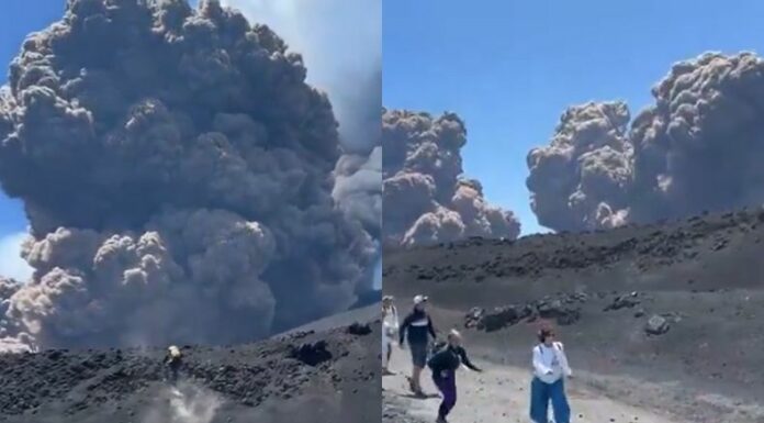 El monte Etna, el volcán activo más alto de Europa, lanzó este lunes una gran nube de ceniza y gas tras el colapso parcial de su cráter.