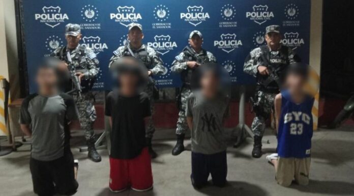 Cuatro hombres fueron capturados por su presunta implicación en el asesinato de una adolescente en Soyapango.
