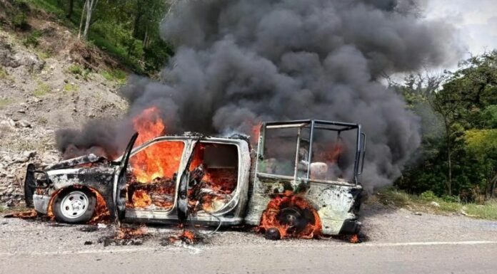 Cinco policías estatales fueron emboscados y asesinados durante un patrullaje en Frontera Comalapa, Chiapas, cerca de la frontera con Guatemala.