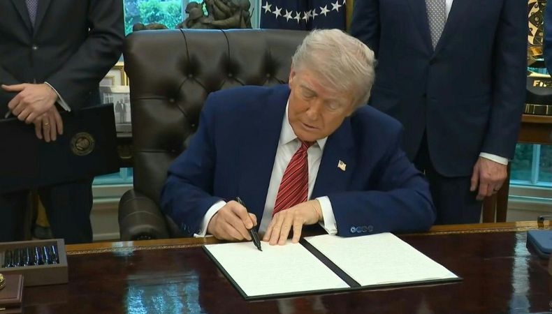 El decreto firmado por Donald Trump aumenta del 25% al 50% los aranceles a las importaciones de acero y aluminio.