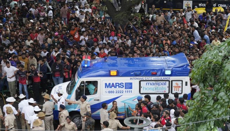 La estampida en el sur de India se desató en medio de una masiva celebración por la victoria de un equipo local de cricket.