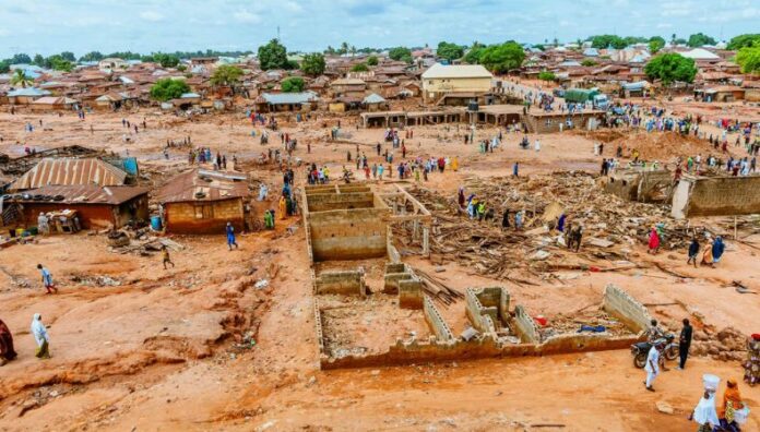 Nigeria: Más de 200 fallecidos por inundaciones Más de 200 personas murieron a causa de las severas inundaciones registradas en Nigeria la semana pasada, la cifra podría aumentar.