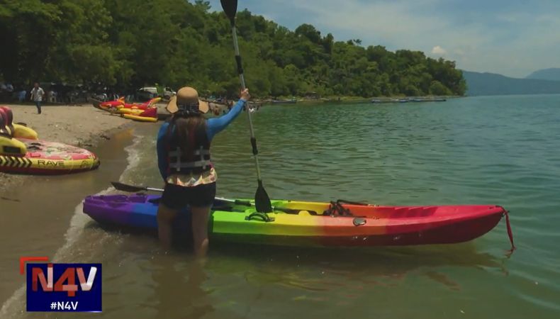 La Playa Poza Verde se ha convertido en un destino turístico imperdible para quienes buscan contacto directo con la naturaleza.