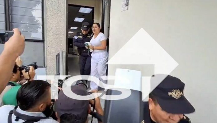 Detención provisional para Ruth López, que se declara inocente y pide juicio justo El Juzgado Décimo Segundo de Paz ordenó detención provisional para la abogada Ruth López, acusada del delito de enriquecimiento ilícito.