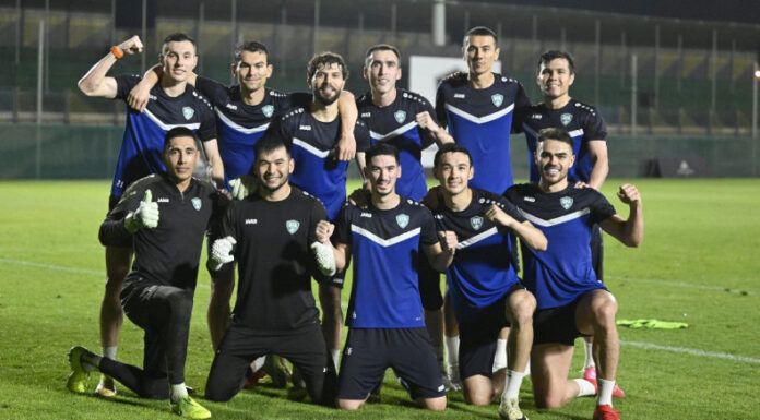 Uzbekistán selló por primera vez en su historia la clasificación a la Copa del Mundo tras empatar contra Emiratos Árabes Unidos.