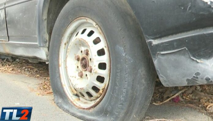 Vehículos abandonados en las calles ¿qué dice la ley Los vehículos abandonados, que en su mayoría ya son chatarra, representan un obstáculo para la circulación vial.