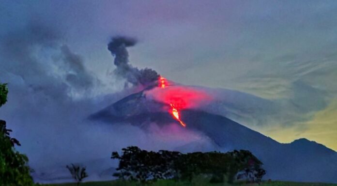 La erupción del volcán de Fuego mantiene en alerta a la población guatemalteca y ha provocado la evacuación de cientos de personas.