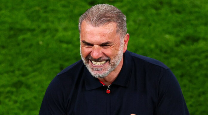 Tottenham despidió a su técnico 16 días después de ser campeones de la UEFA Europa League ante el Manchester United.