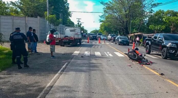 La PNC reportó un accidente de tránsito con saldo mortal en el km. 68 de la carretera del Litoral, cantón El Socorro, Zacatecoluca, La Paz Este.