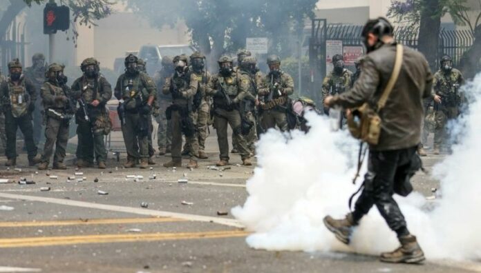 Trump envía la Guardia Nacional a Los Ángeles por protestas contra la inmigración El presidente estadounidense, Donald Trump, envió tropas de la Guardia Nacional a Los Ángeles por protestas contra la inmigración.