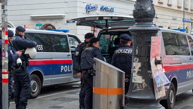 Un ataque armado en una escuela secundaria en Graz, al sur de Austria, dejó al menos 10 personas fallecidas, según informaron las autoridades.