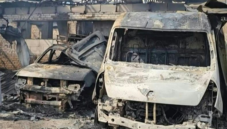 Rusia bombardeó masivamente Kiev y Odesa con drones, causando tres muertos y varios heridos, según autoridades ucranianas.