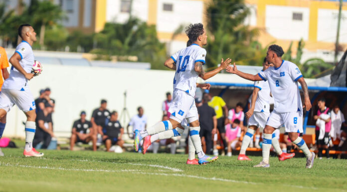 La Selecta cierra la segunda ronda de las Eliminatorias Mundialistas enfrentando en el estadio Cuscatlán a Surinam.