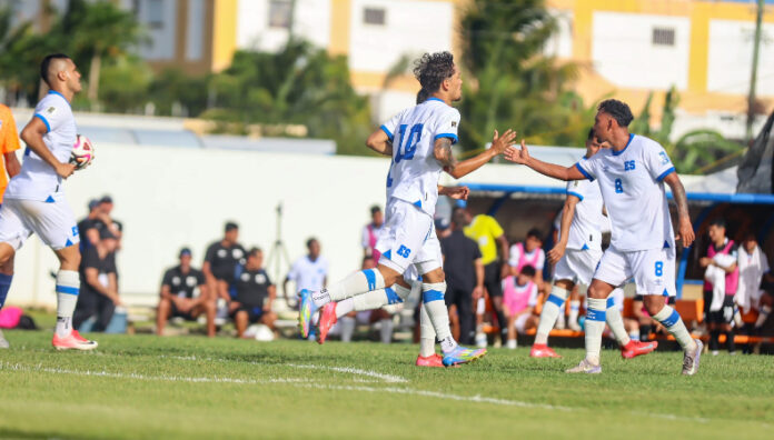 La Selecta cierra la segunda ronda de las Eliminatorias Mundialistas enfrentando en el estadio Cuscatlán a Surinam.