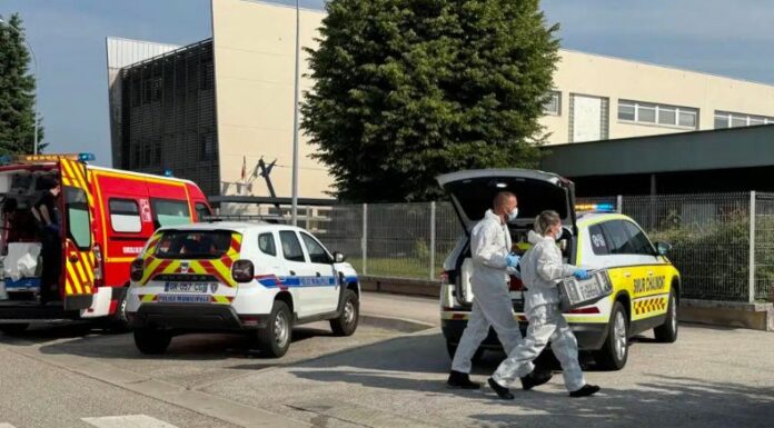 Un alumno acuchilló a una vigilante educativa en el centro de secundaria Françoise Dolto de Nogent, en el este de Francia.