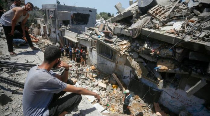 Más de 30 personas han muerto y otras 200 resultaron heridas tras un nuevo ataque con drones atribuido al ejército israelí en un centro de distribución de ayuda humanitaria.