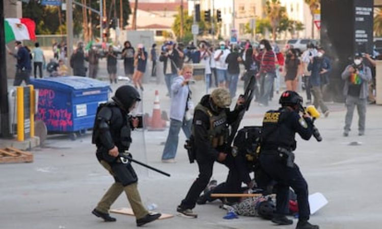 La ley de insurrección, aprobada en 1807, se ha usado en rebeliones de estados, contra el racismo y para sofocar violentas protestas.