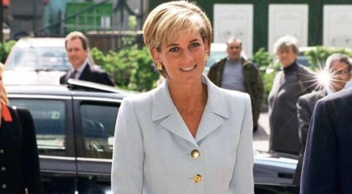Los vestidos, accesorios y objetos personales de la princesa Diana, serán ofrecidos al mejor postor. Parte de los fondos recaudados será destinado a una causa benéfica, reforzando el legado humanitario que la caracterizó.