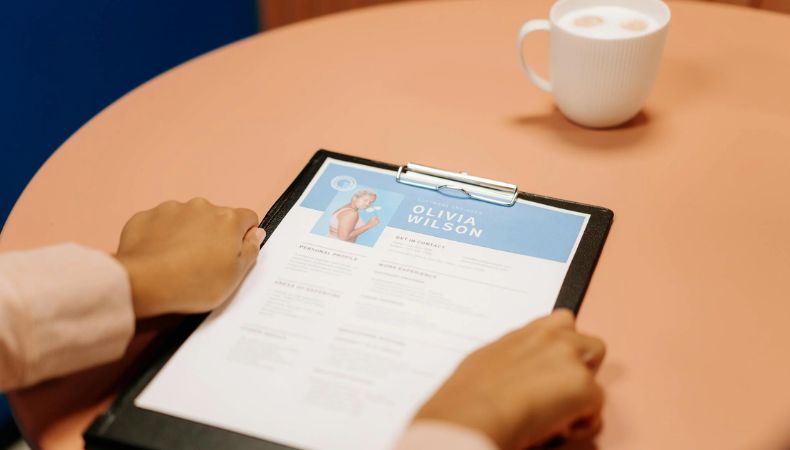 En el mundo laboral, los expertos en reclutamiento de talento humano señalan la importancia del networking y las habilidades blandas.