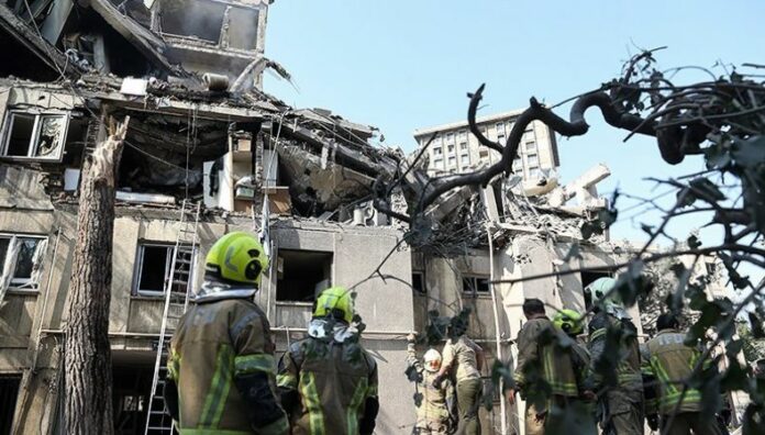 Decenas fallecidos y más de 300 heridos tras ataques israelíes en Irán Israel lanzó un «ataque preventivo» contra Irán la madrugada del viernes dejando decenas de fallecidos y más de 300 heridos, cifra que podría incrementar.