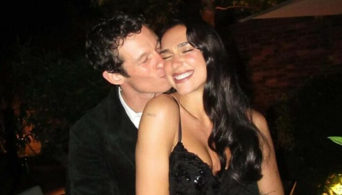 Callum Turner se compromete con Dua Lipa, ¿quién es él Callum Turner ha conquistado el corazón de una de las estrellas más influyentes del pop. Pero, ¿qué se sabe realmente de él?