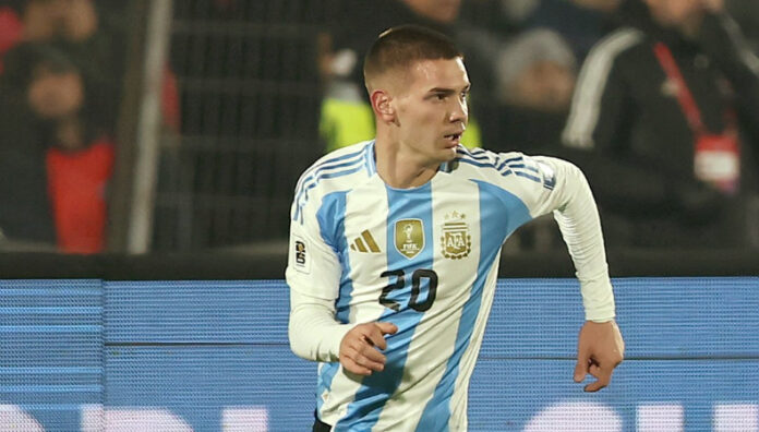 Real Madrid ficha a la nueva perla del fútbol argentino Real Madrid se quedó con la figura argentina de River Plate con un contrato hasta el final de la temporada 2031.