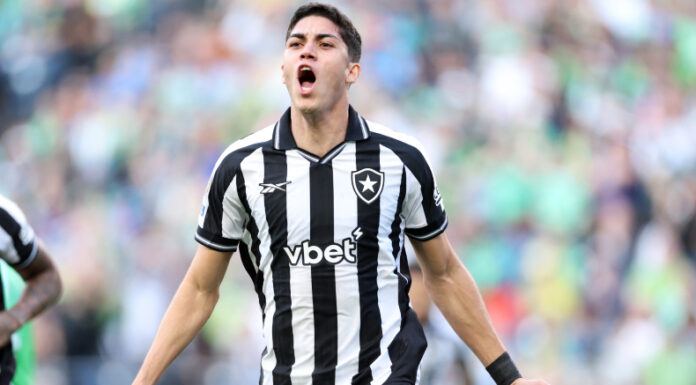 Botafogo derrotó con sufrimiento sobre el final al Seattle Sounders del salvadoreño Alex Roldán en el Mundial de Clubes.