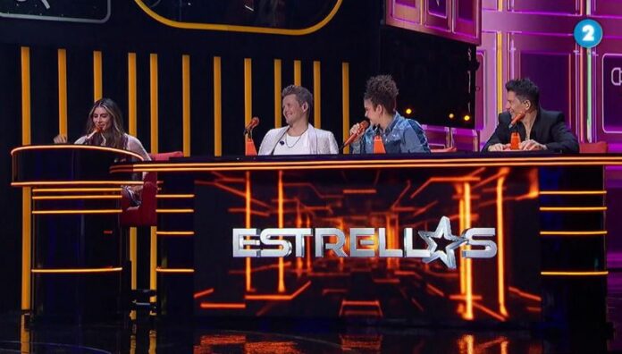 Juego de Voces desborda emociones Mijares llora y Yuri conmueve con declaraciones Juego de Voces vivió su tercer episodio con una mezcla de nostalgia, duelos musicales y momentos personales que tocaron el alma del público.