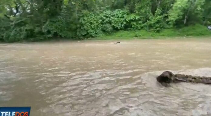 El tramo entre los distritos de Santiago Texacuangos e Ilopango estuvo bloqueado por el desbordamiento del río Cuaya.