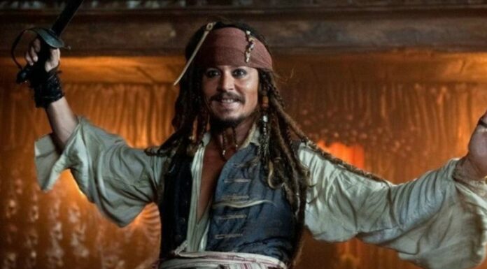Johnny Depp, de visita en Madrid por el rodaje de su nueva película, sorprendió al disfrazarse del personaje Jack Sparrow.