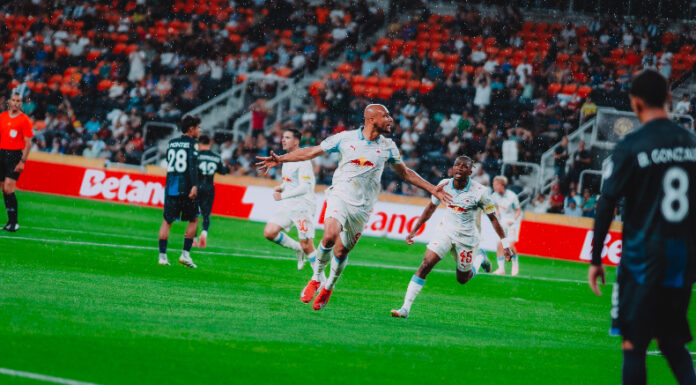 Salzburgo de Austria se impuso al Club Pachuca de México y cerró la primera jornada como líder de grupo por encima del Real Madrid.