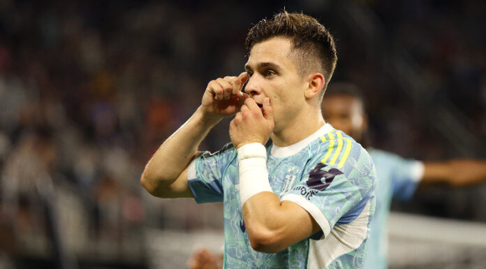 Juventus de Italia goleó al Al Ain de Emiratos Árabes Unidos en el cierre de la primera jornada del Mundial de Clubes de la FIFA.