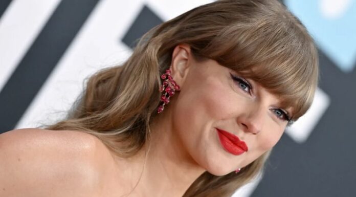 Taylor Swift rompe los rumores de boda con una simple frase durante su visita a un hospital infantil en Florida.