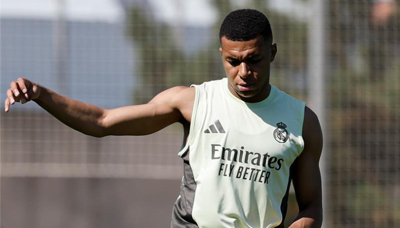 Kylian Mbappé había sido hospitalizado luego de sufrir un cuadro agudo de gastroenteritis la mañana de este jueves.