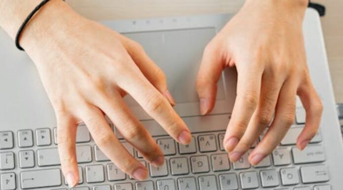 Al buscar empleo es importante revisar qué proyectan las publicaciones que se hacen en las cuentas de redes sociales de cada persona.