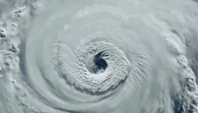 Erick pierde fuerza y se convierte en tormenta tropical Se espera que “Erick” se disipe para esta noche, pero que los remanentes seguirán provocando fuertes lluvias en México.