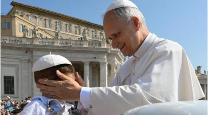 El Vaticano estrena “León de Perú”, un documental que revela el legado misionero y humano del Papa León XIV durante sus años en tierras peruanas.