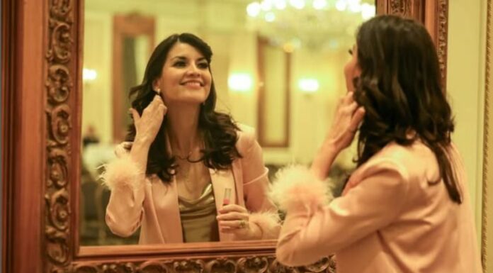 Lourdes Lara reveló un sutil pero significativo cambio de look que mantuvo a sus compañeros pensando durante toda la emisión.