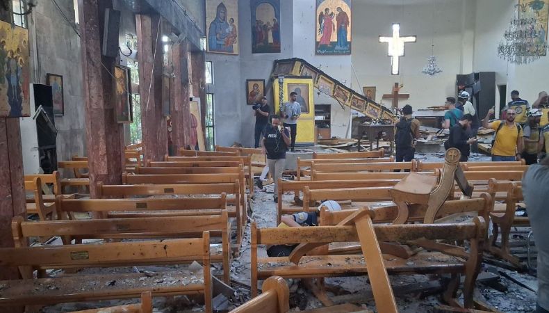 Un ataque suicida perpetrado por un miembro del Estado Islámico contra la iglesia de Mar Elías en Siria, dejó al menos 20 fallecidos.
