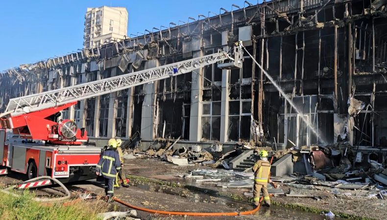 Los bombardeos masivos rusos alcanzaron zonas residenciales, hospitales y equipamientos deportivos.